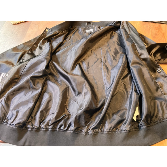 Dungeons & Dragons Demogorgon Bomber Jacket Black M Stranger Things - Picture 9 of 12
